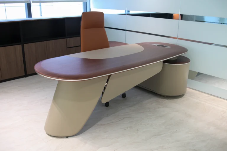 Kronos Executive desk 1