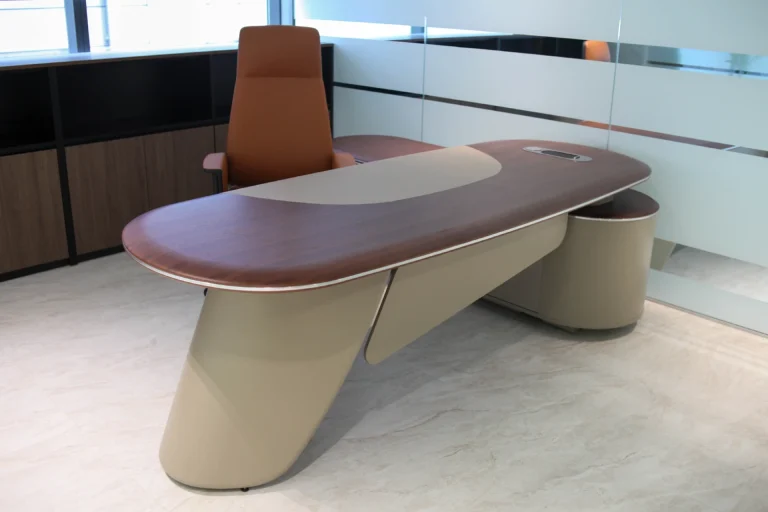 Kronos Executive desk 2