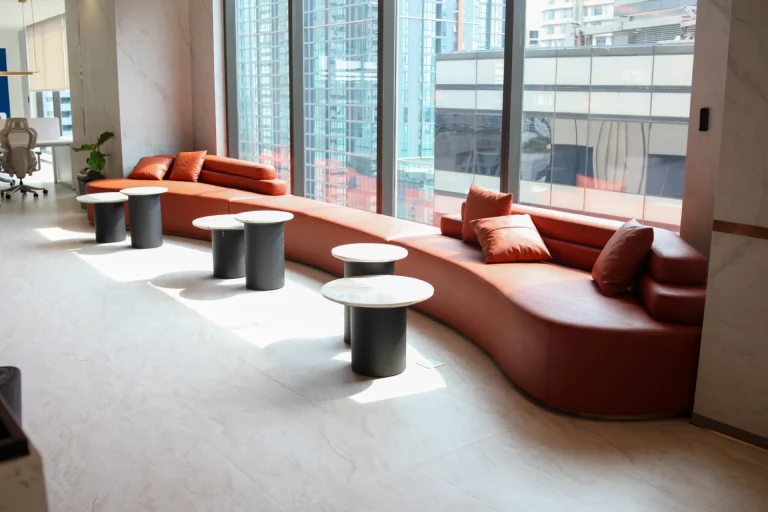 Kronos Window Lounge 2